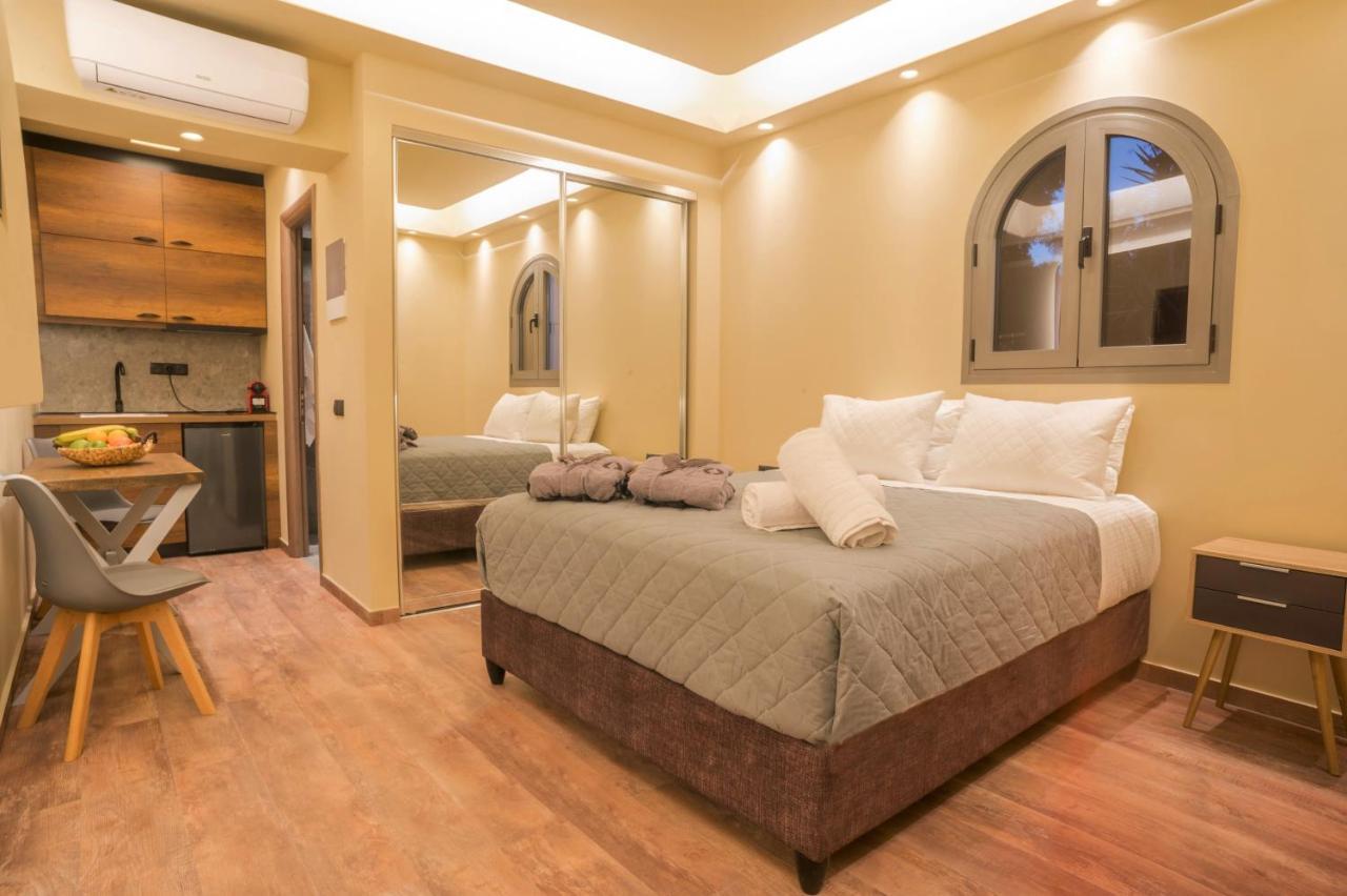 Seven Keys Luxury Suites Achílleion エクステリア 写真