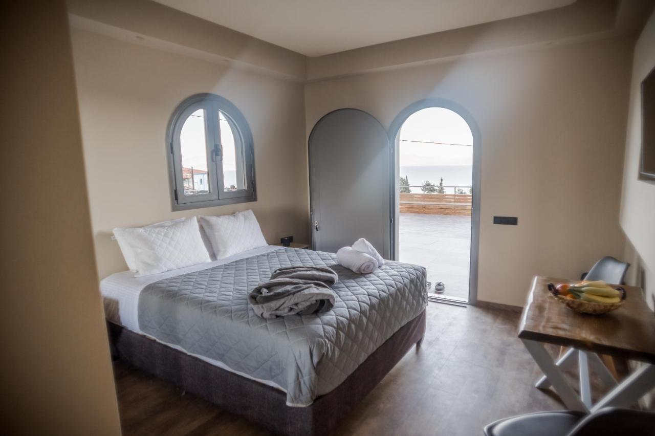 Seven Keys Luxury Suites Achílleion エクステリア 写真