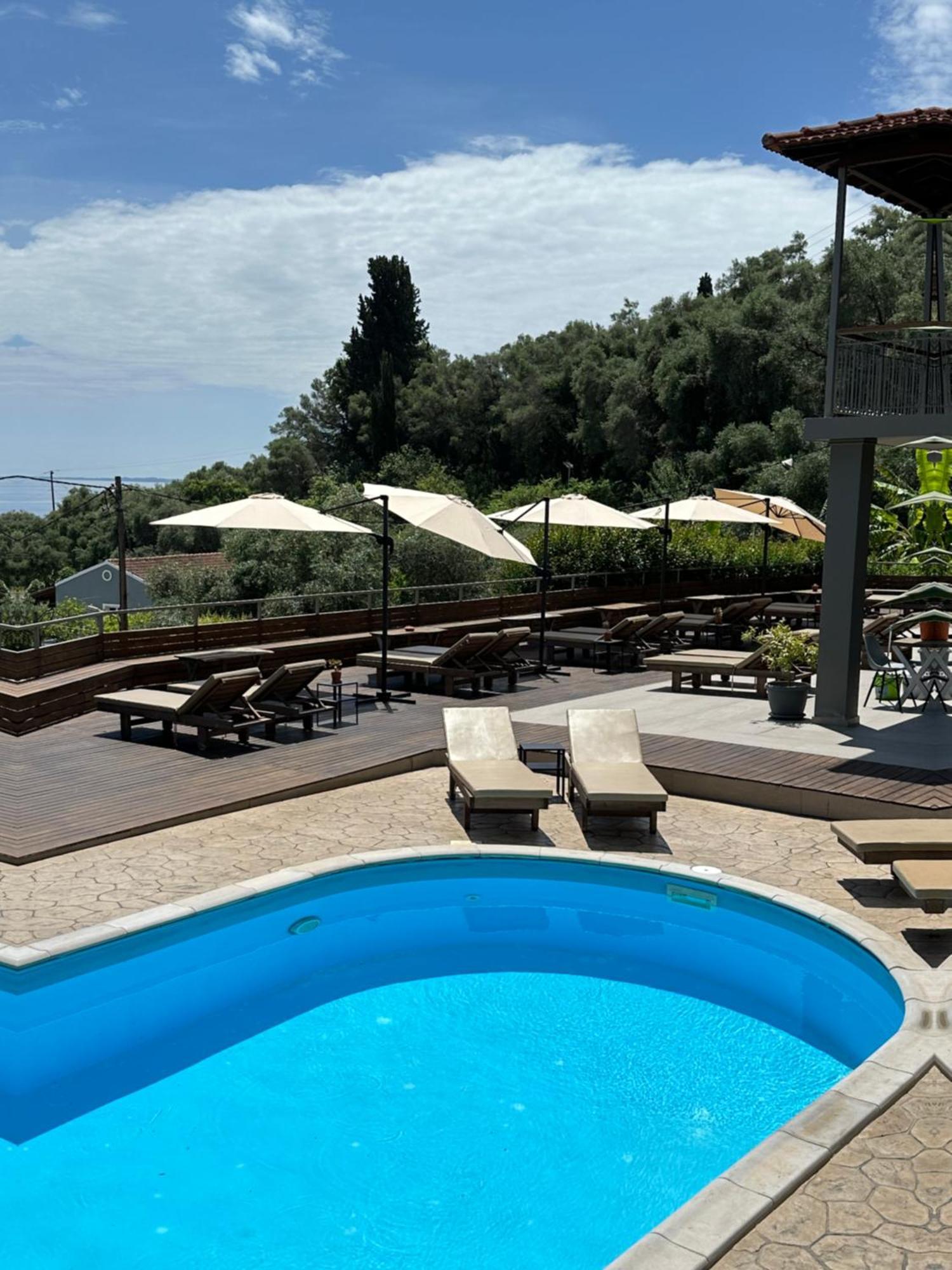 Seven Keys Luxury Suites Achílleion エクステリア 写真